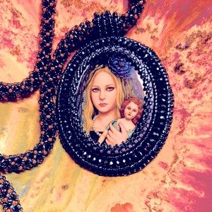 Beautiful hand beaded Painted Lady cabachon